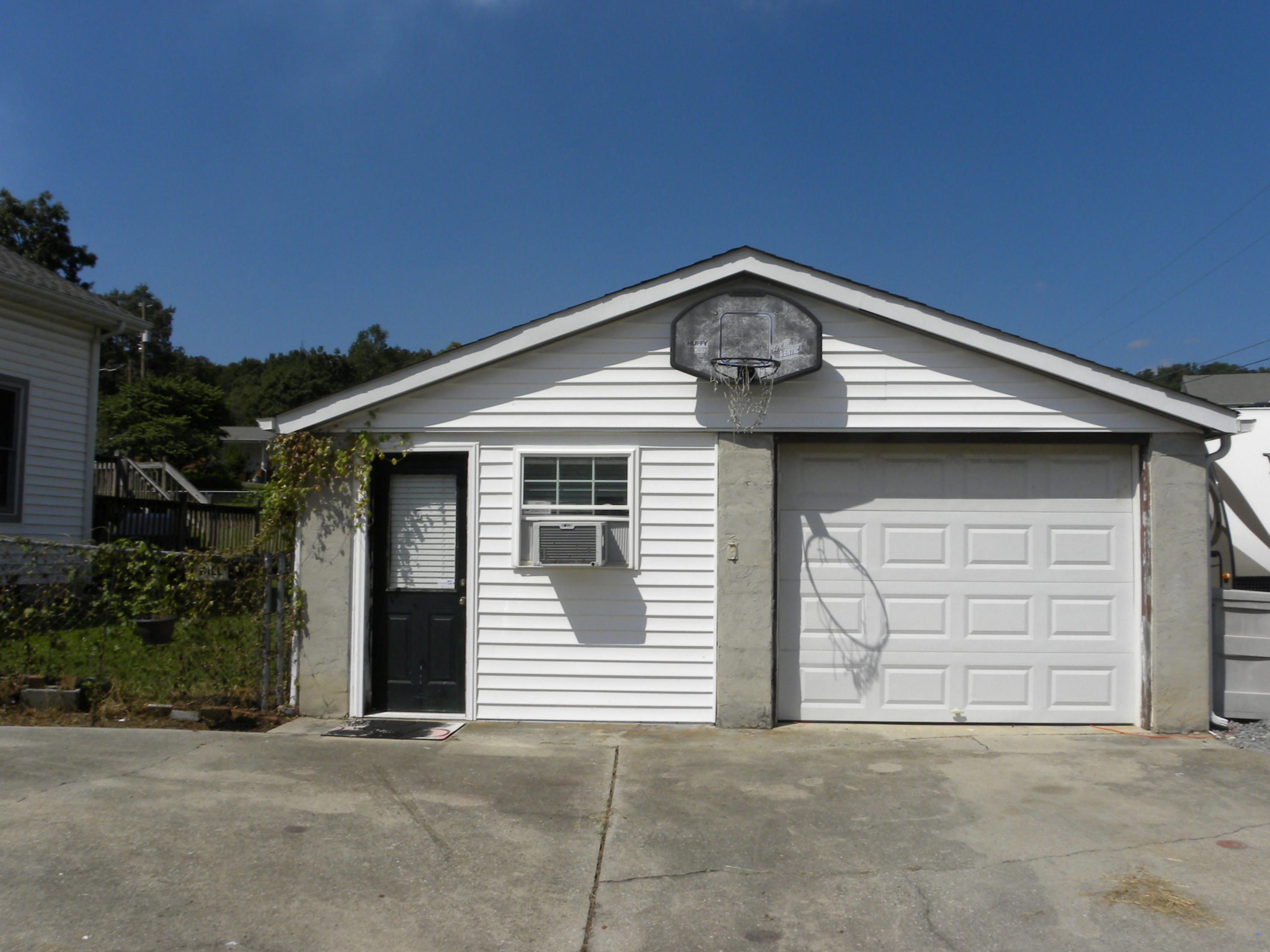 222 Old Black Ferry Road Clinton, TN 37716 - Photo 14 of 17 222 Old Black Ferry Road