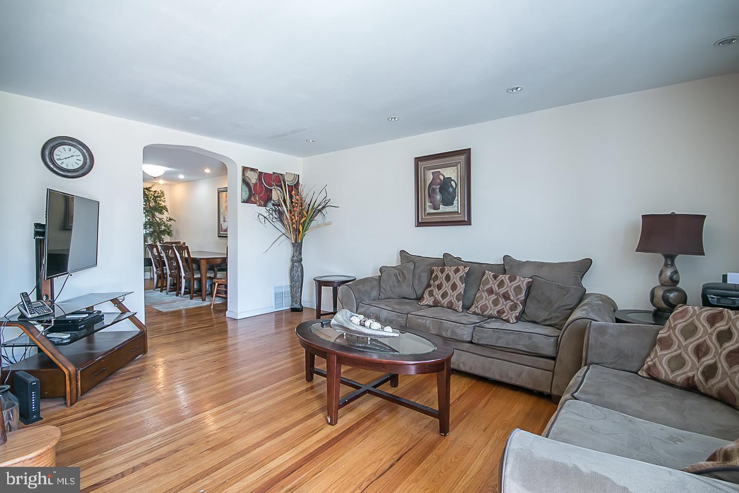 8067 Temple Road Philadelphia, PA 19150 - Photo 6 of 11