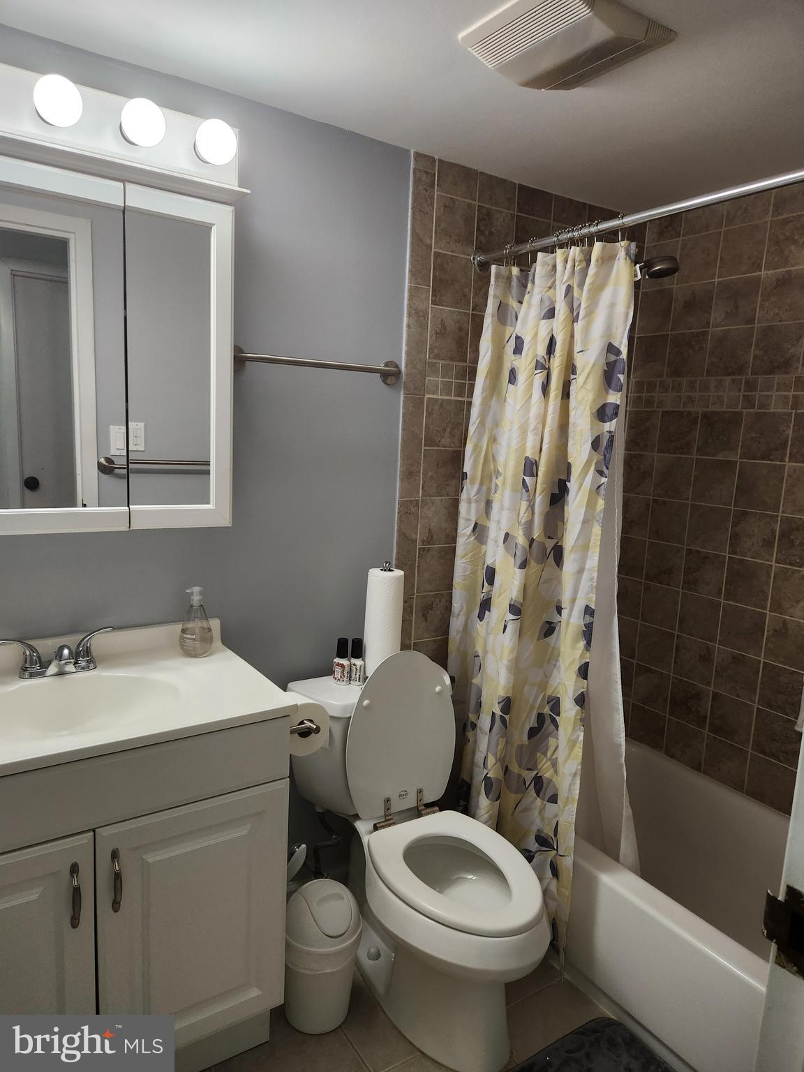 4000 Gypsy Lane, Unit 231B2 Philadelphia, PA 19129 - Photo 6 of 20