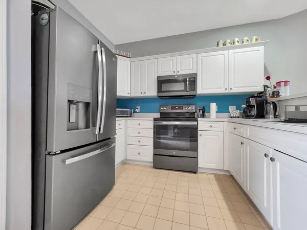 $157,900 | 2030 Cross Gate Boulevard, Unit 303, Surfside Beach, SC 29575