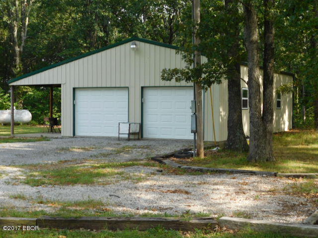 6485 Apple Ridge Road Iuka, IL 62849 - Photo 2 of 37