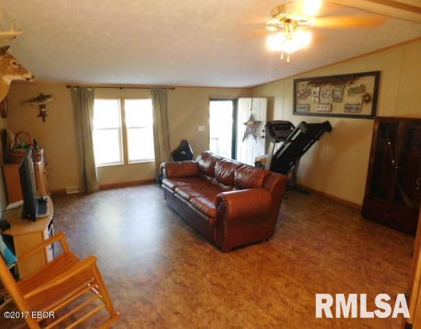 6485 Apple Ridge Road Iuka, IL 62849 - Photo 18 of 37