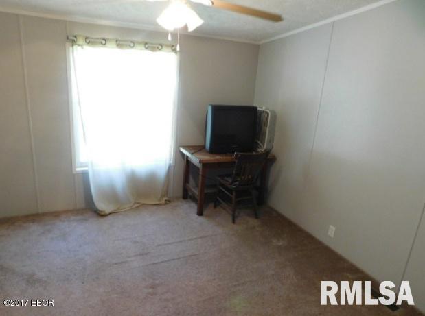 6485 Apple Ridge Road Iuka, IL 62849 - Photo 30 of 37