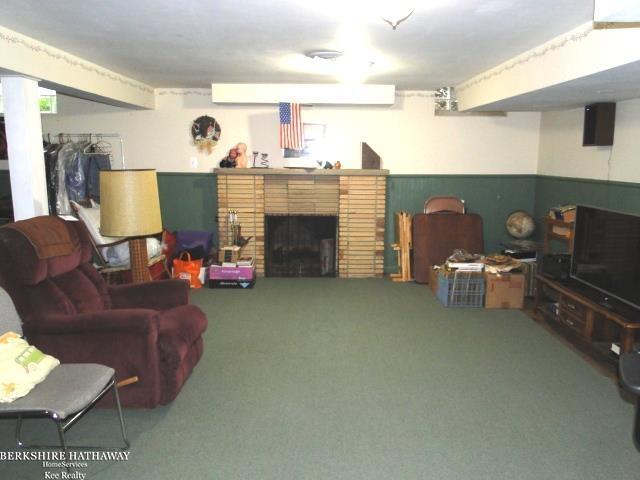 23820 Roxana Avenue Eastpointe, MI 48021 - Photo 33 of 40 50074854-32.JPG