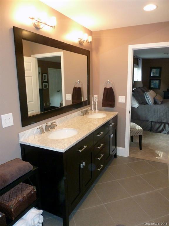 4620 Water Oak Road Charlotte, NC 28211 - Photo 16 of 24 Gallery Image 16