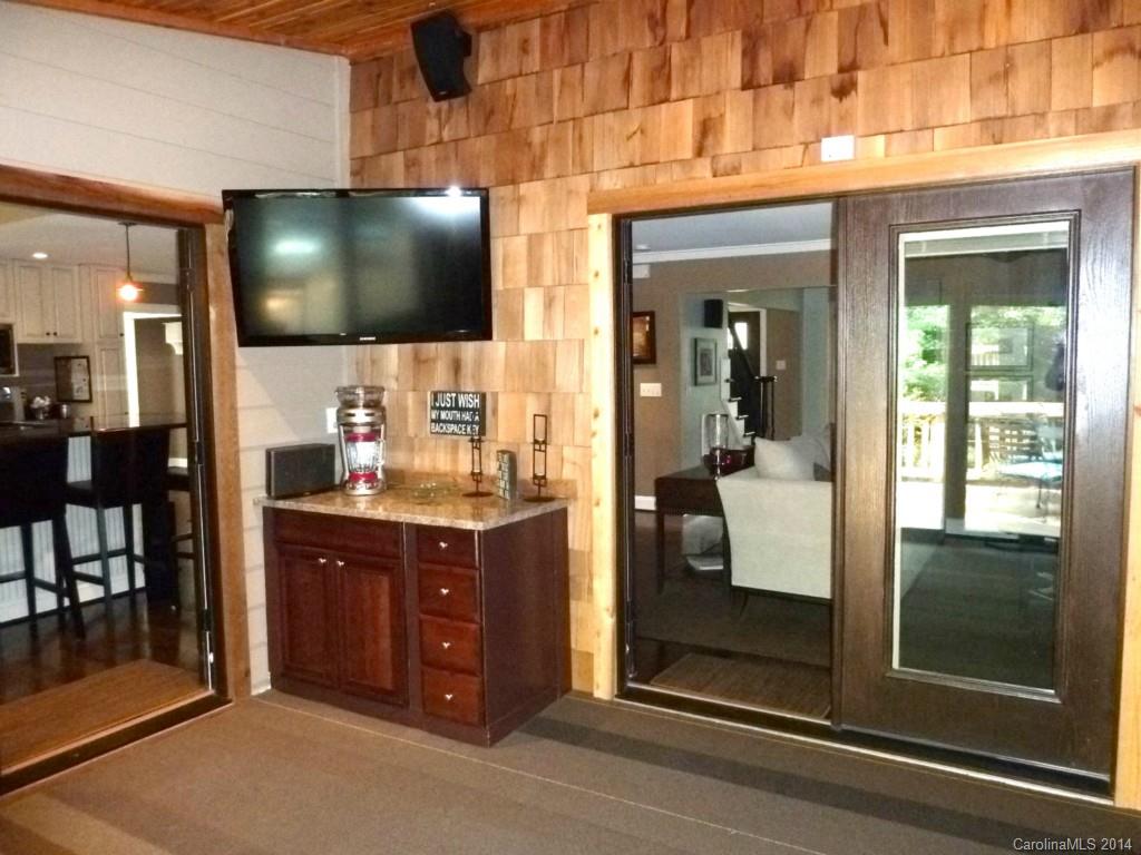 4620 Water Oak Road Charlotte, NC 28211 - Photo 9 of 24 Gallery Image 9