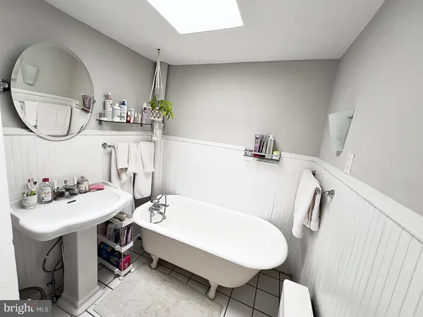 $3,600 | 726 South 16th Street, Philadelphia, PA 19146