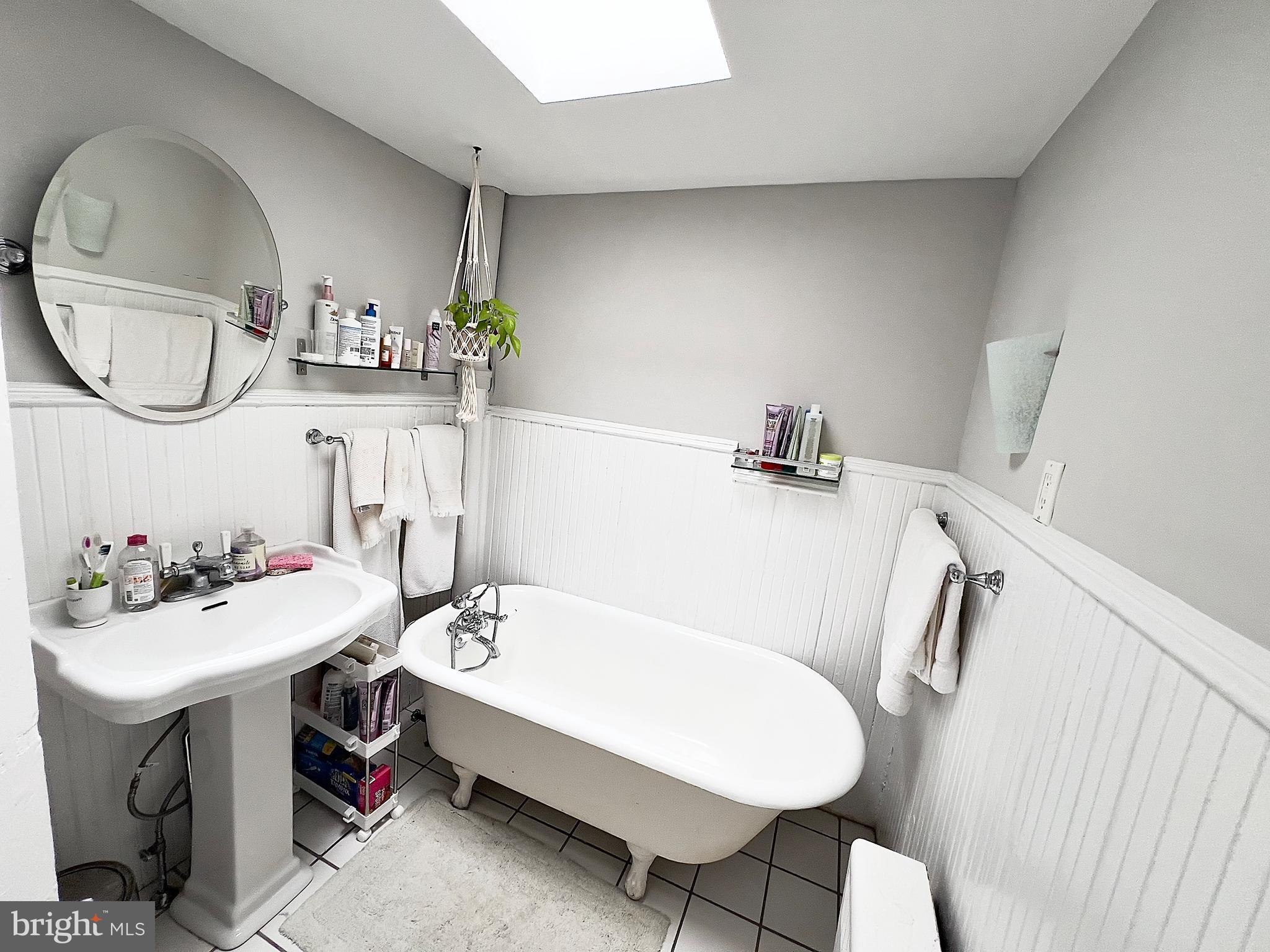 726 South 16th Street Philadelphia, PA 19146 - Photo 18 of 25 Bathroom