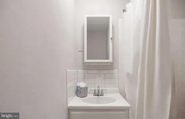 $3,600 | 726 South 16th Street, Philadelphia, PA 19146