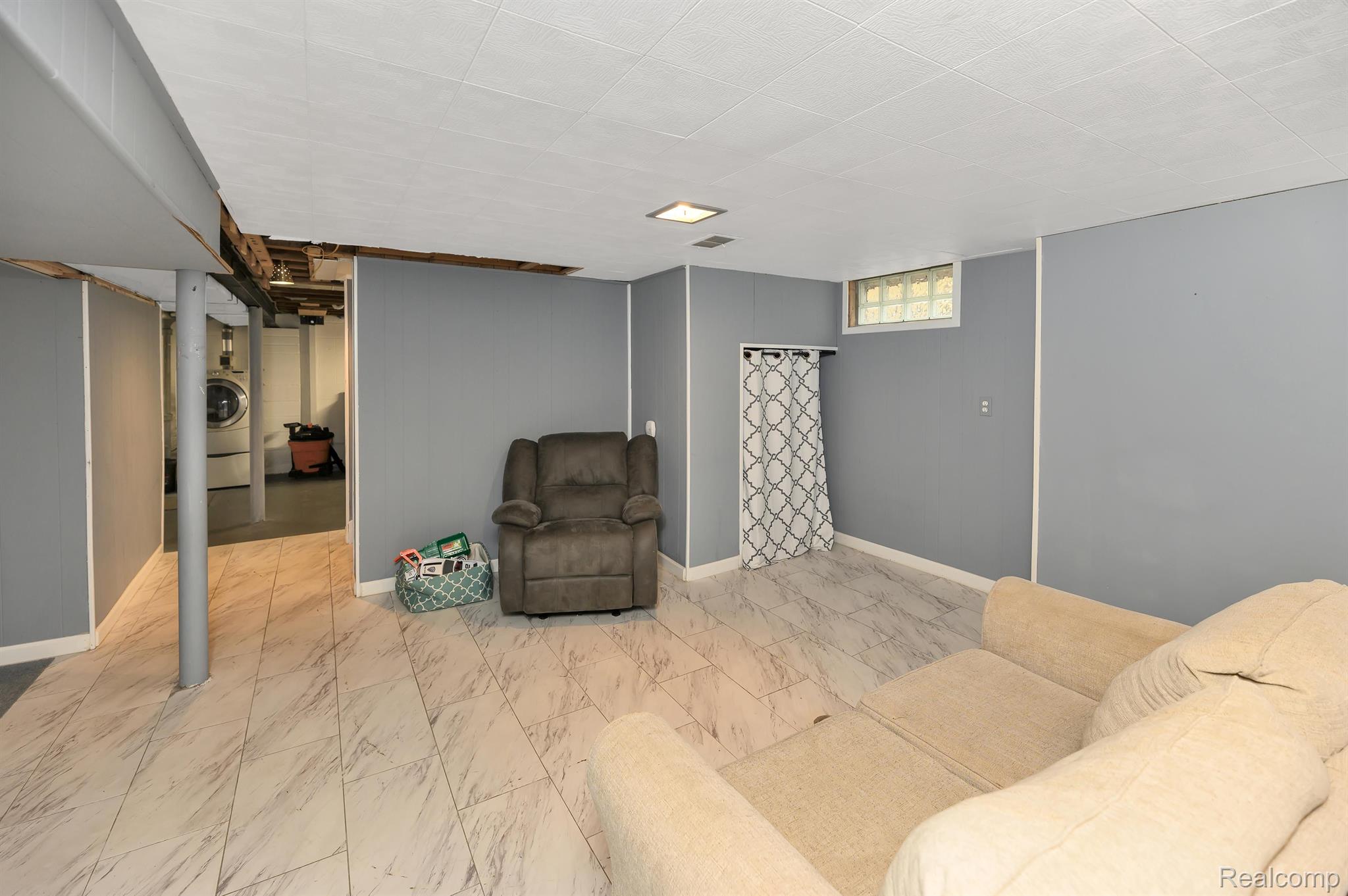 2715 Columbia Road Berkley, MI 48072 - Photo 39 of 51 Gallery Image 39