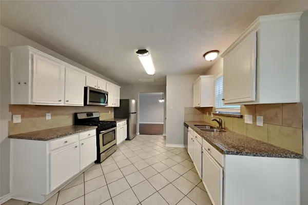 $2,295 | 21504 Palace Pines Drive, Kingwood, TX 77339