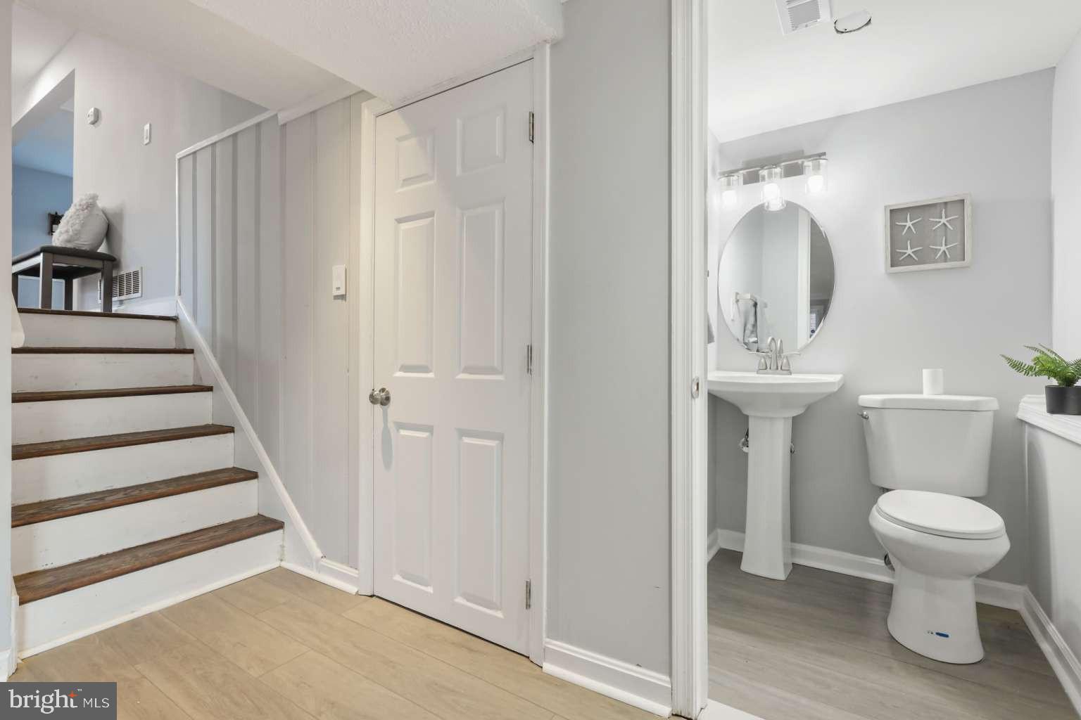 726 Nottingham Road Baltimore, MD 21229 - Photo 11 of 21