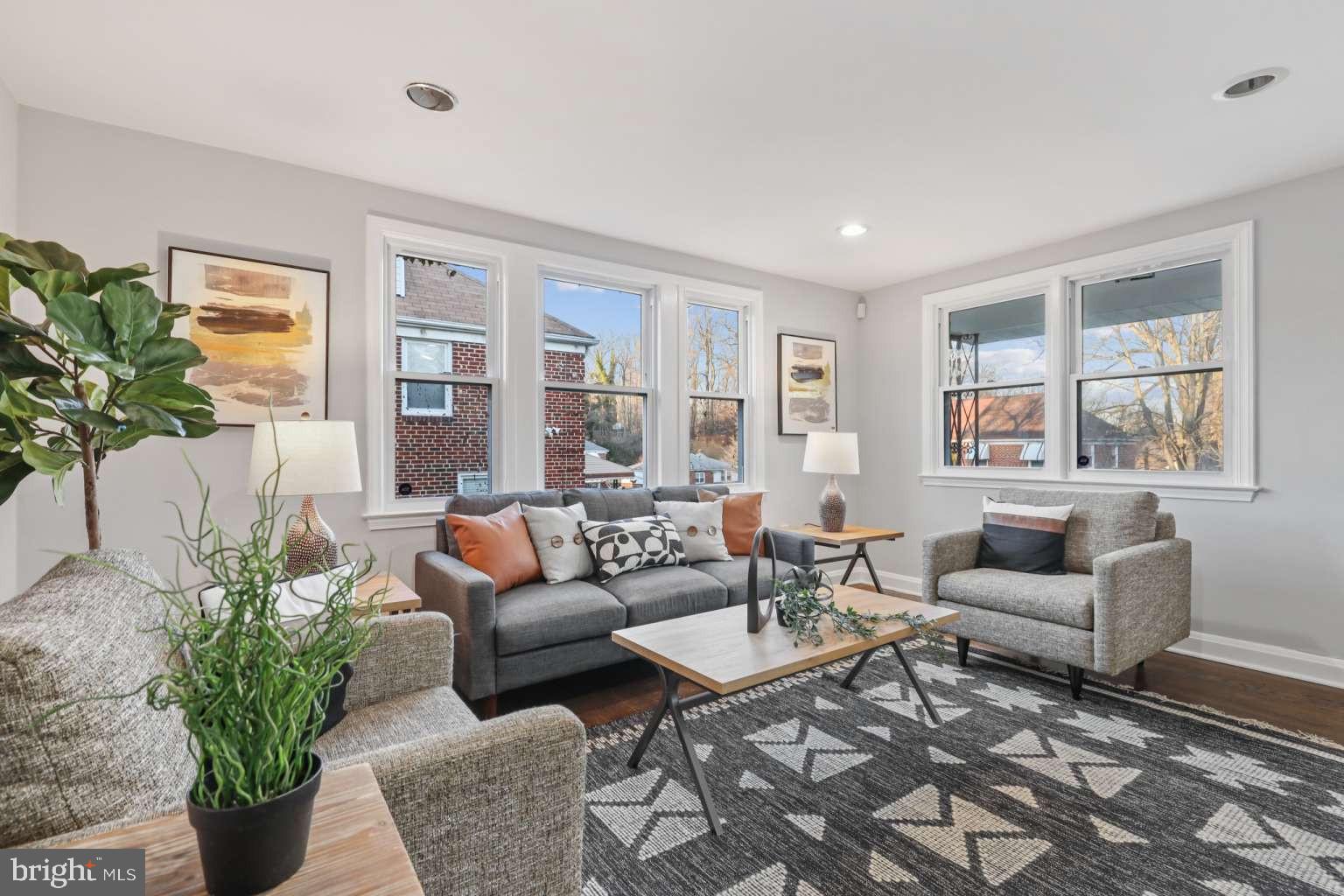 726 Nottingham Road Baltimore, MD 21229 - Photo 4 of 21