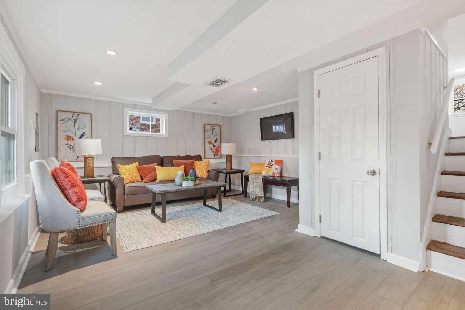 726 Nottingham Road Baltimore, MD 21229 - Photo 10 of 21