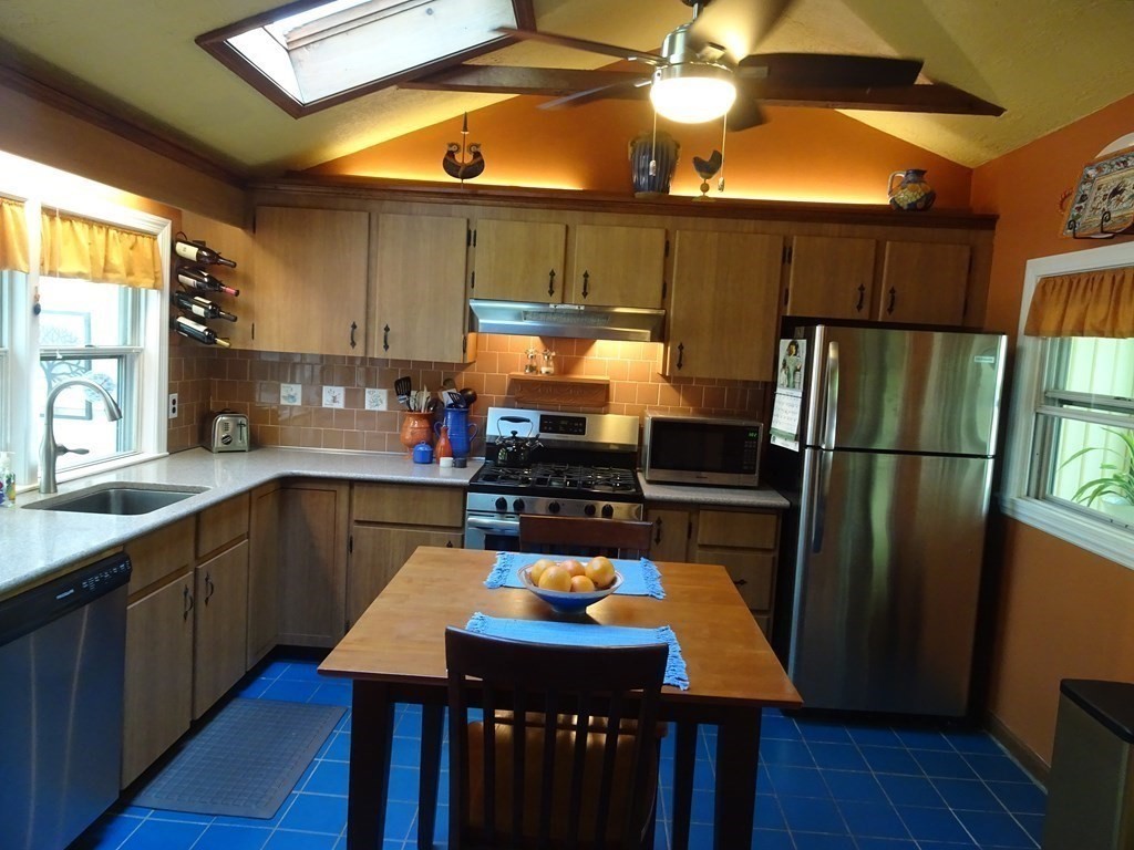 5 Sandy Brook Road Burlington, MA 01803 - Photo 3 of 28 Gallery Image 3