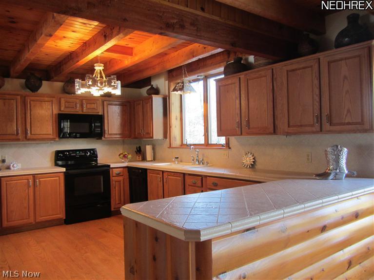8134 Chagrin Road Chagrin Falls, OH 44023 - Photo 6 of 25 Gallery Image 6