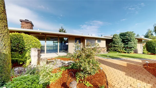 $925,000 | 16020 7th Avenue Southwest, Burien, WA 98166