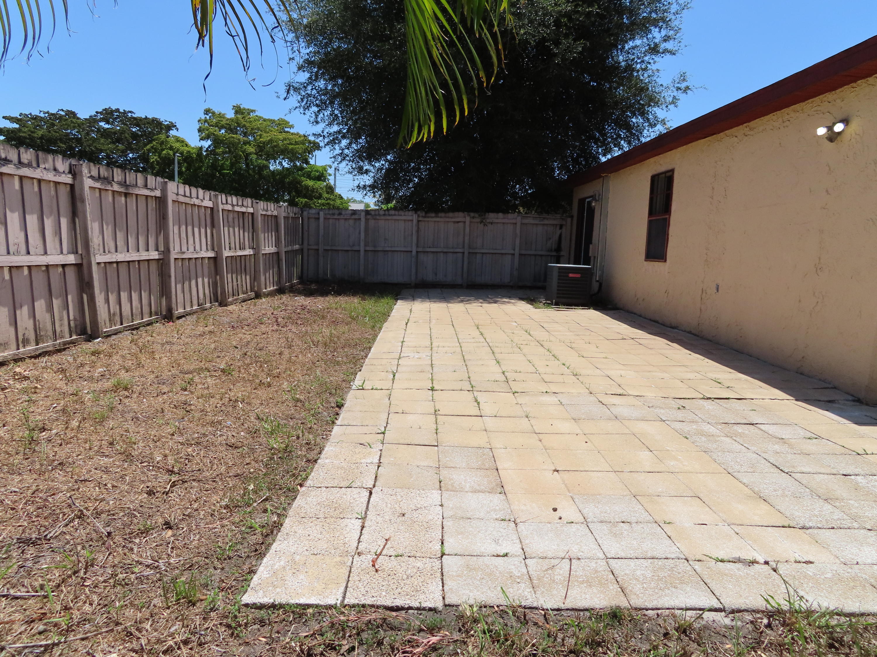 11138 Model Circle East Boca Raton, FL 33428 - Photo 15 of 18 IMG_0147