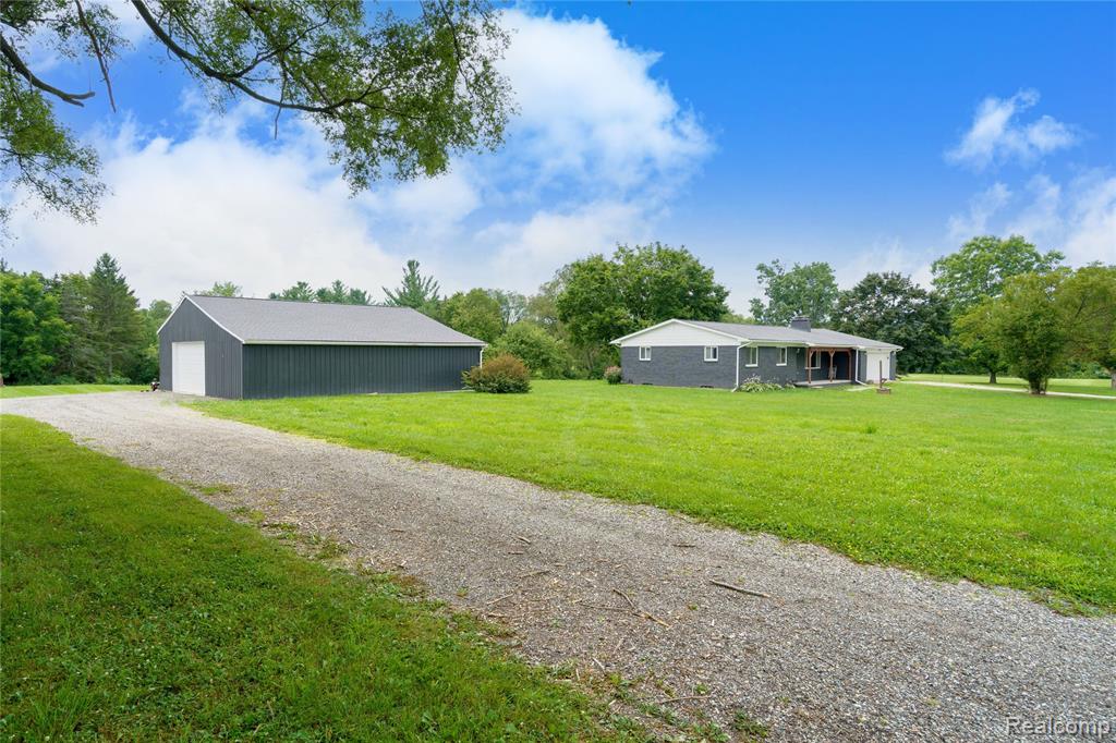 4566 East Clyde Road Howell, MI 48855 - Photo 3 of 54