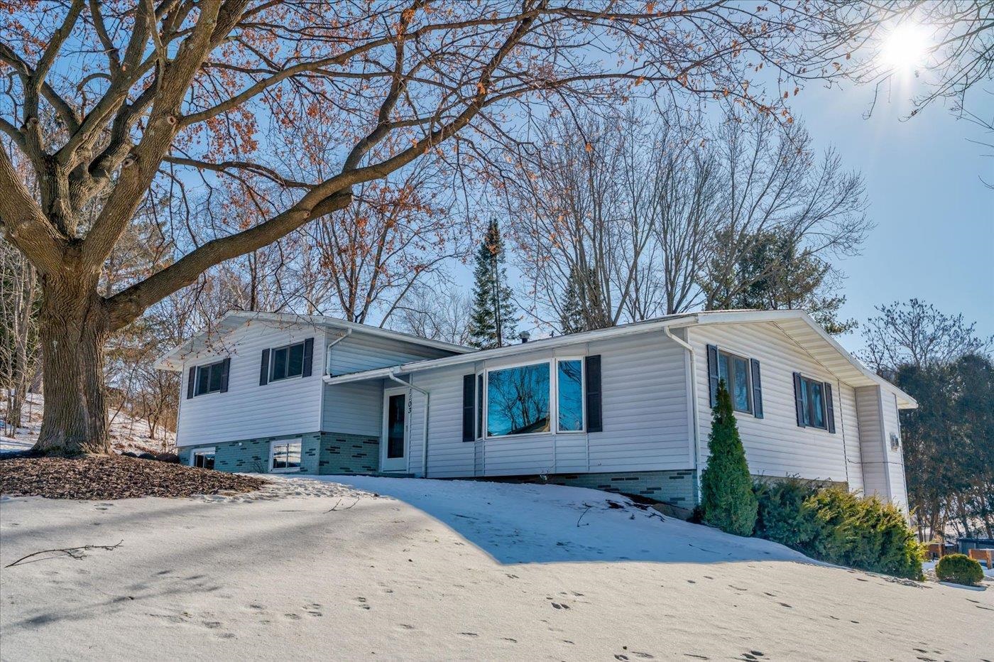 1103 Hillcrest Road Black Earth, WI 53515 - Photo 34 of 44