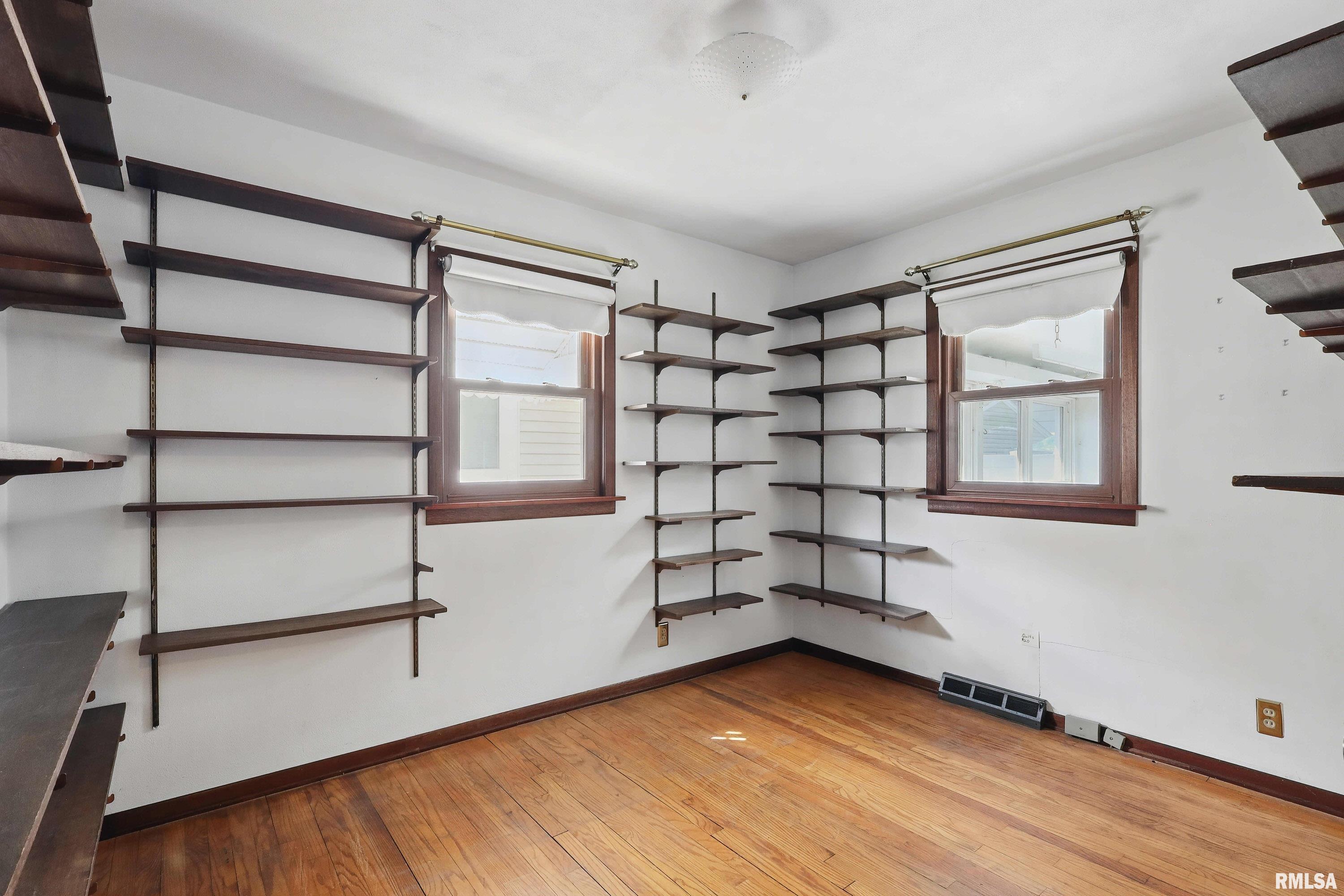 2963 9th Street Moline, IL 61265 - Photo 14 of 36 Gallery Image 14