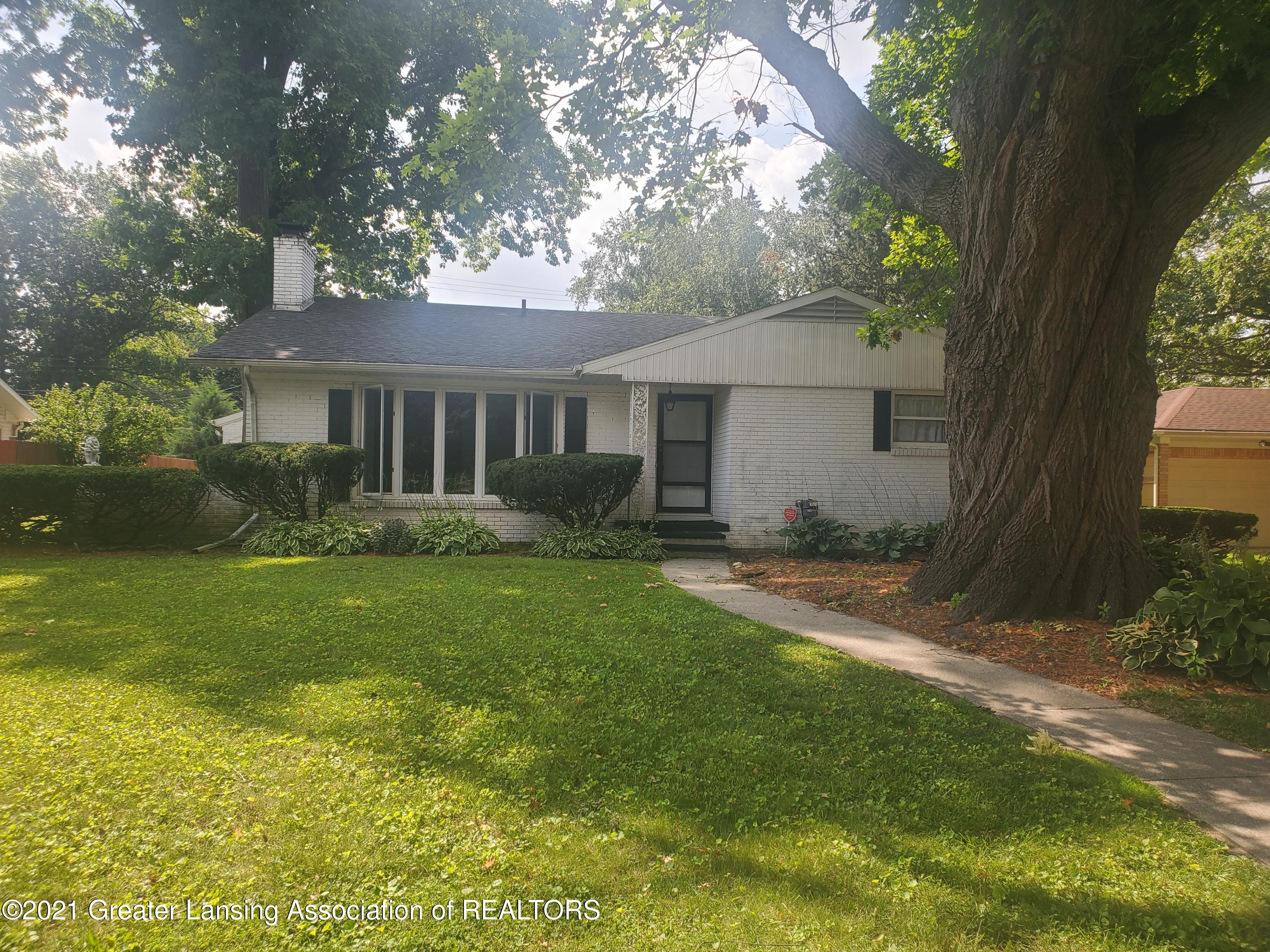 2901 South Cambridge Road Lansing, MI 48911 - Photo 42 of 44 20210818_123148