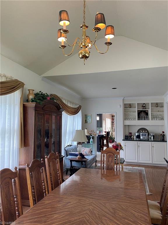 2836 Pickering Road Greensboro, NC 27407 - Photo 10 of 44 Dining room with built in bar
