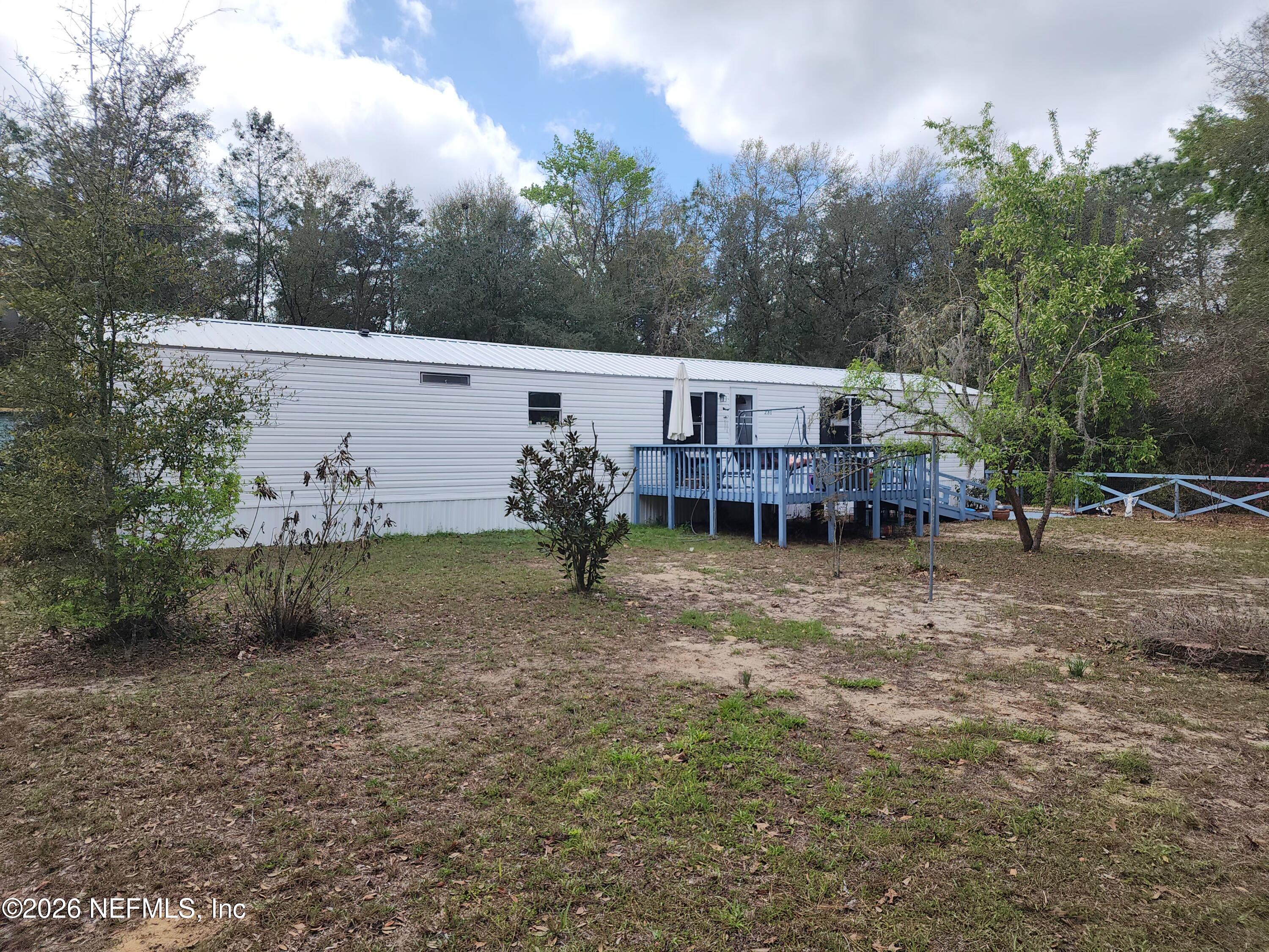 231 Lakeview Court Interlachen, FL 32148 - Photo 34 of 41 Better than new