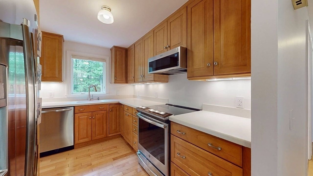 60 Wrentham Road Worcester, MA 01602 - Photo 2 of 39