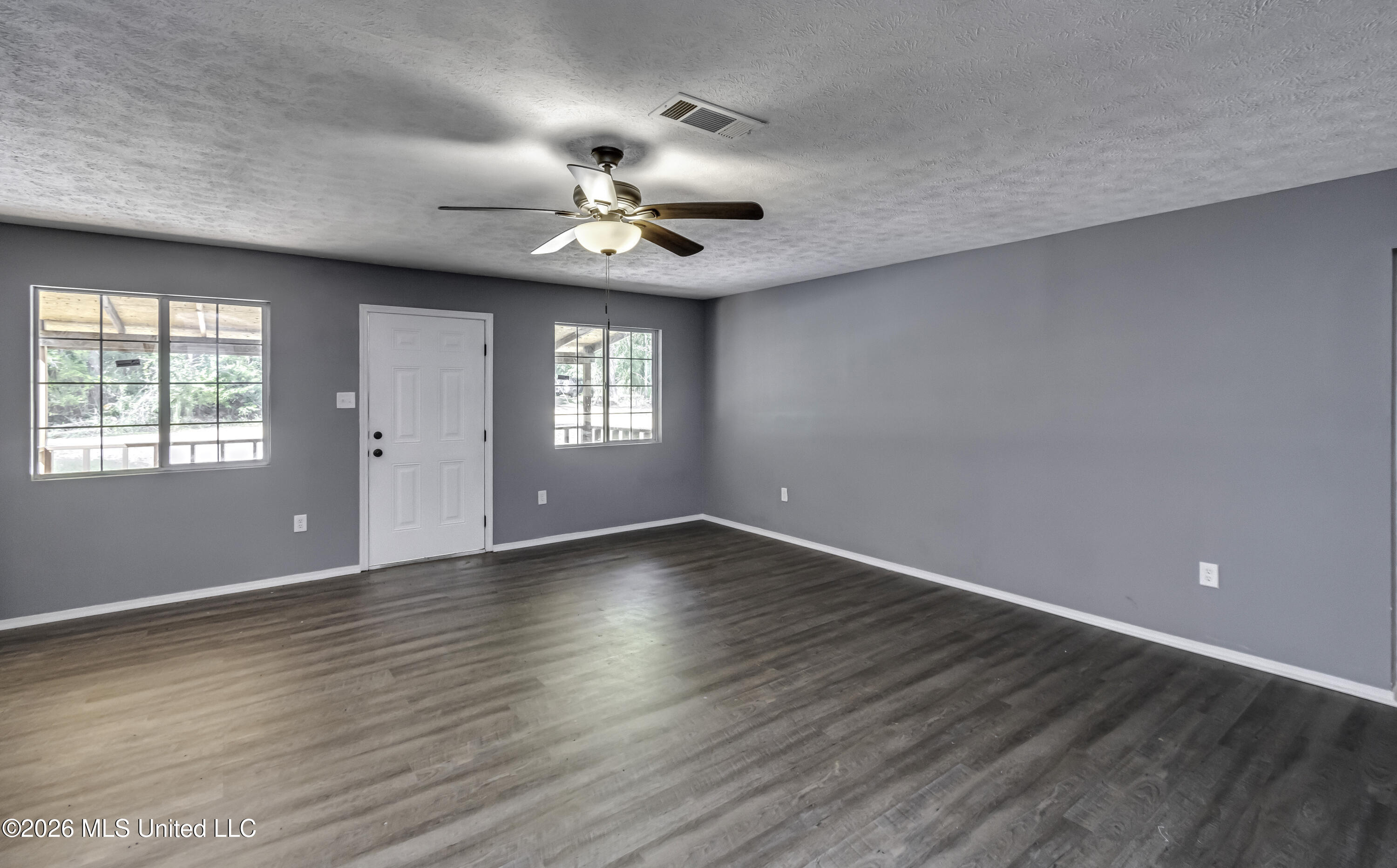 122 Hull Road Magee, MS 39111 - Photo 15 of 43 Family room