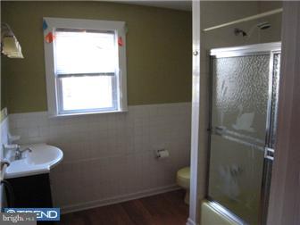 117 Spring Street Woodbury, NJ 08096 - Photo 11 of 12 Bathroom