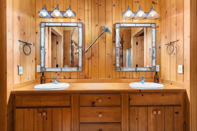 $890,000 | N3932 Park Brodhead Wi 53520, Brodhead, WI 53520