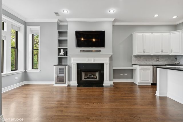 $650,000 | 1849 North Cleveland Avenue, Unit 2N, Chicago, IL 60614