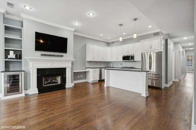 $650,000 | 1849 North Cleveland Avenue, Unit 2N, Chicago, IL 60614