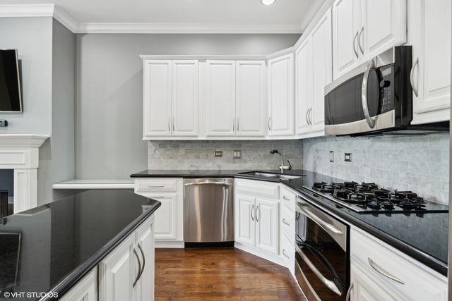 $650,000 | 1849 North Cleveland Avenue, Unit 2N, Chicago, IL 60614