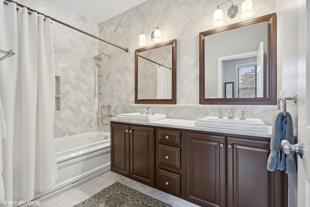 $650,000 | 1849 North Cleveland Avenue, Unit 2N, Chicago, IL 60614