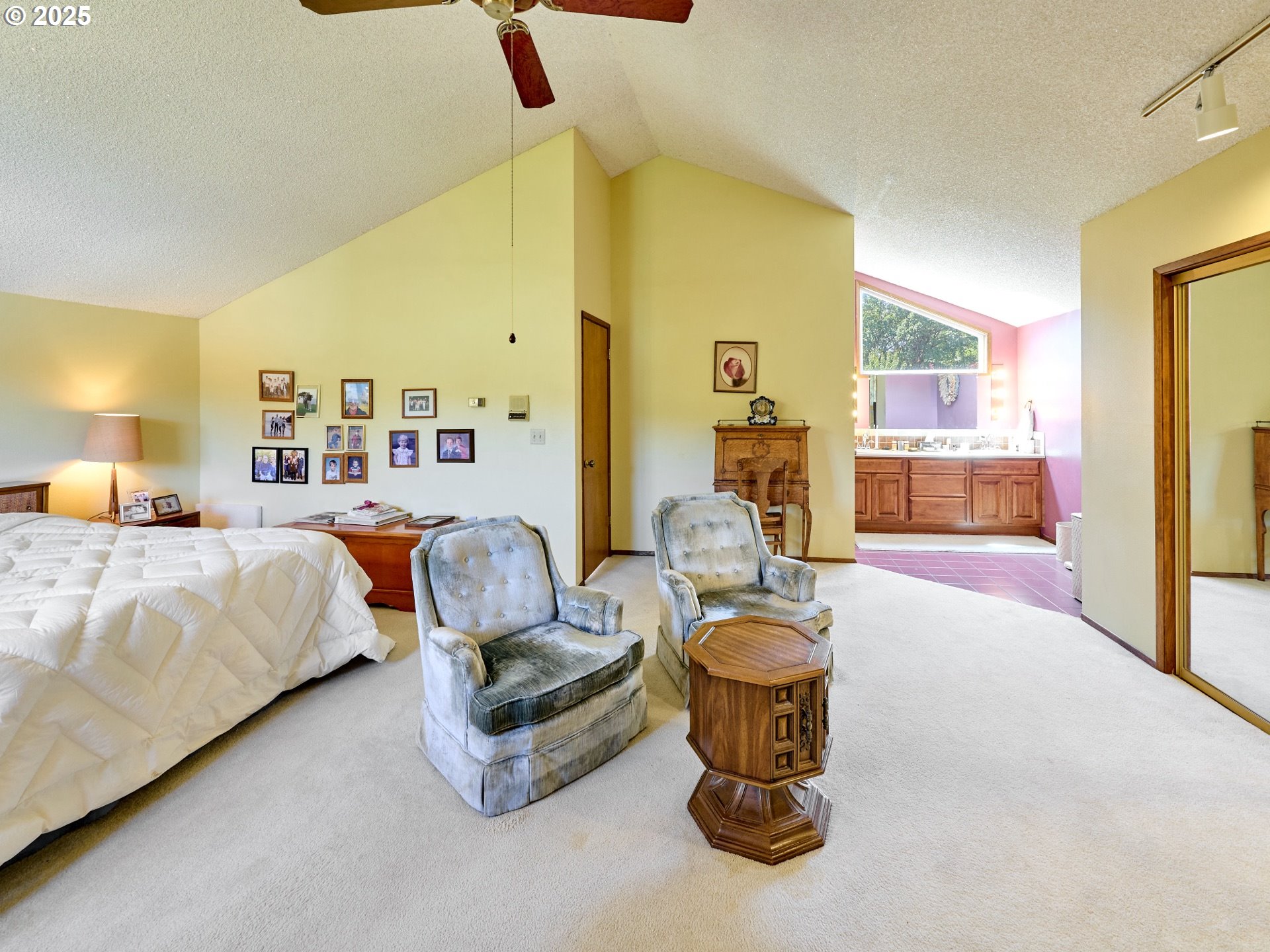 29275 Northeast Putnam Road Newberg, OR 97132 - Photo 13 of 46 Family Room