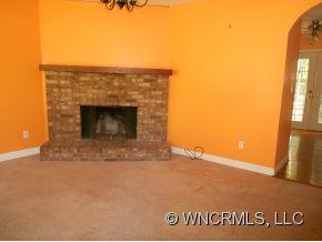 810 Dana Road Hendersonville, NC 28792 - Photo 3 of 10 Gallery Image 3