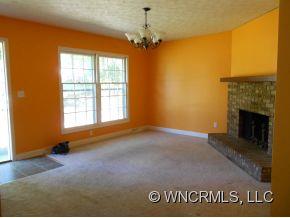 810 Dana Road Hendersonville, NC 28792 - Photo 4 of 10 Gallery Image 4