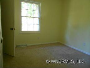 810 Dana Road Hendersonville, NC 28792 - Photo 5 of 10 Gallery Image 5