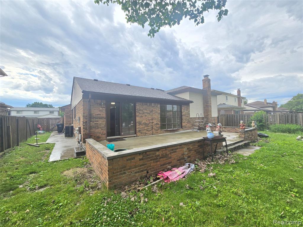 36730 Engleside Drive Sterling Heights, MI 48310 - Photo 4 of 16