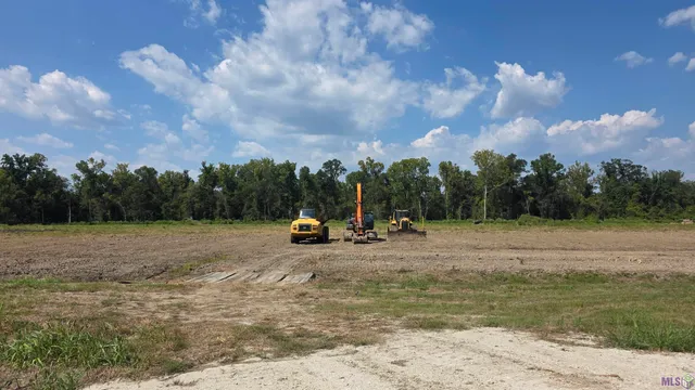 $407,720 | 39158 West Edenborne Parkway, Gonzales, LA 70737