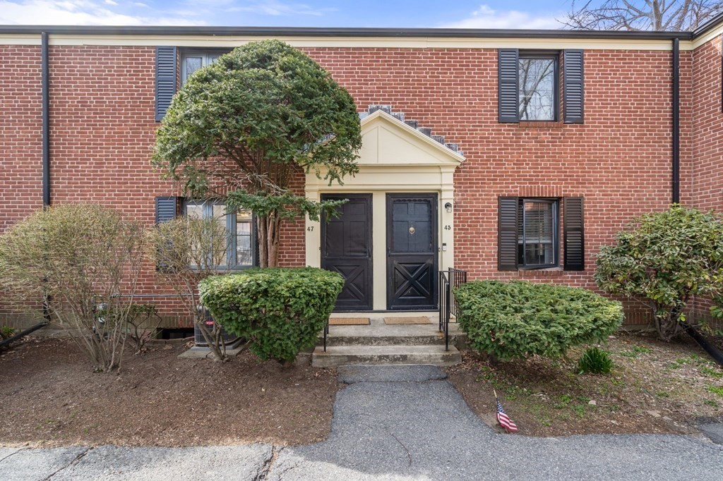 47 Pierce Road, Unit 47 Watertown, MA 02472 - Photo 2 of 35 Gallery Image 2