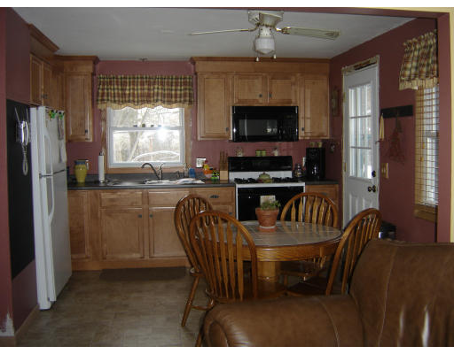 67 Pontoosic Road Westfield, MA 01085 - Photo 4 of 7 Gallery Image 4
