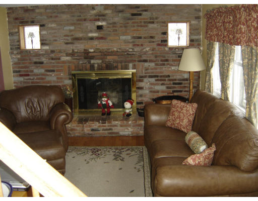 67 Pontoosic Road Westfield, MA 01085 - Photo 6 of 7 Gallery Image 6