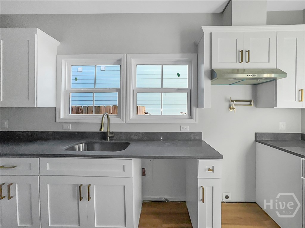 1612 Reynolds Street Savannah, GA 31401 - Photo 13 of 31 KITCHEN