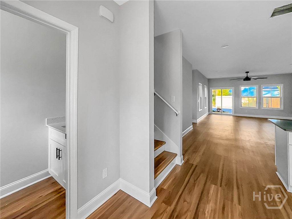 1612 Reynolds Street Savannah, GA 31401 - Photo 2 of 31 FOYER