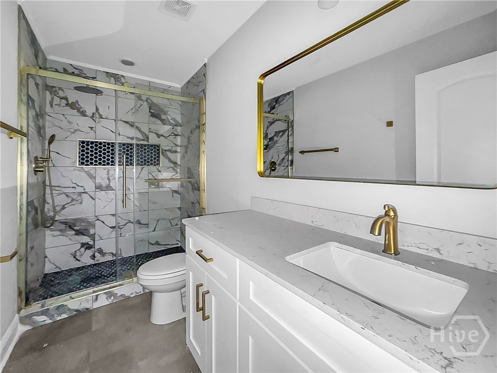 1612 Reynolds Street Savannah, GA 31401 - Photo 21 of 31 MASTER BATHROOM