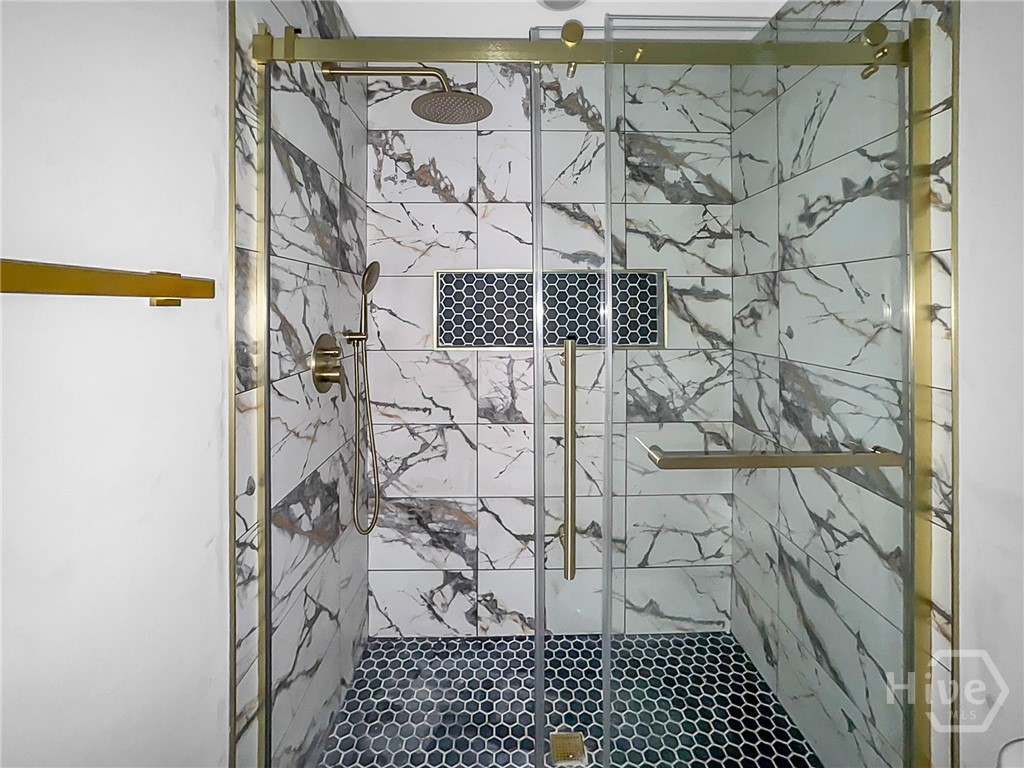 1612 Reynolds Street Savannah, GA 31401 - Photo 22 of 31 MASTER BATHROOM