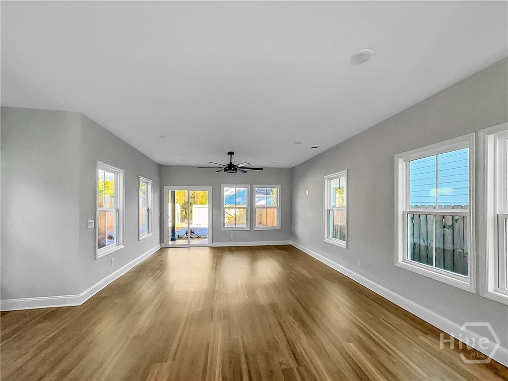 1612 Reynolds Street Savannah, GA 31401 - Photo 5 of 31 FAMILY ROOM